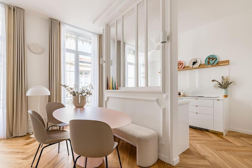 סן-אטיין Beige Hospitalite - Apotheose Luxueux- 3 Chambres - Parking Prive מראה חיצוני תמונה